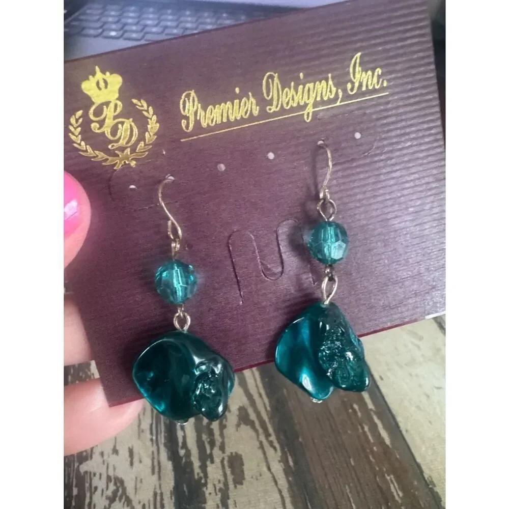 Premiere Designs Teal Stone French Hooks
